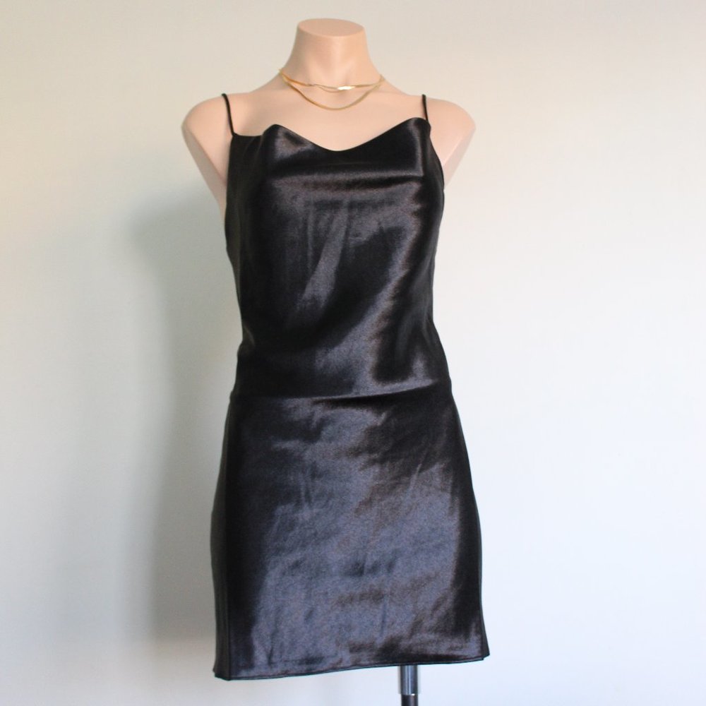 🌞🐚Summer Tings Collection// Black Silk mini Dress - Picture 3 of 3